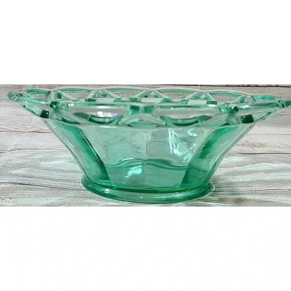 Vintage Imperial Glass Sugar Cane Bowl Ohio Green Laced Edge - Picture 2 of 5